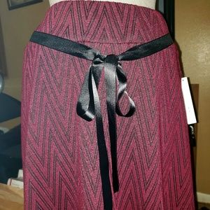 SKIRT XL RED BY JOE B